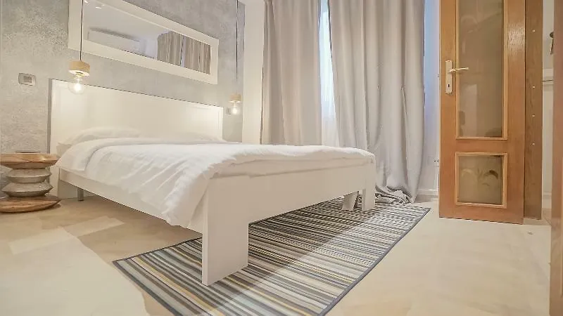 Cn2I Luxury Accommodation Victoriei Bucharest